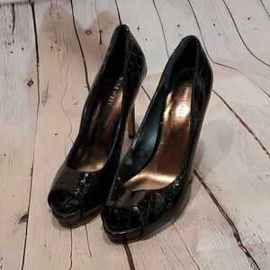 Nine West Latriso black gator print peep toe heel